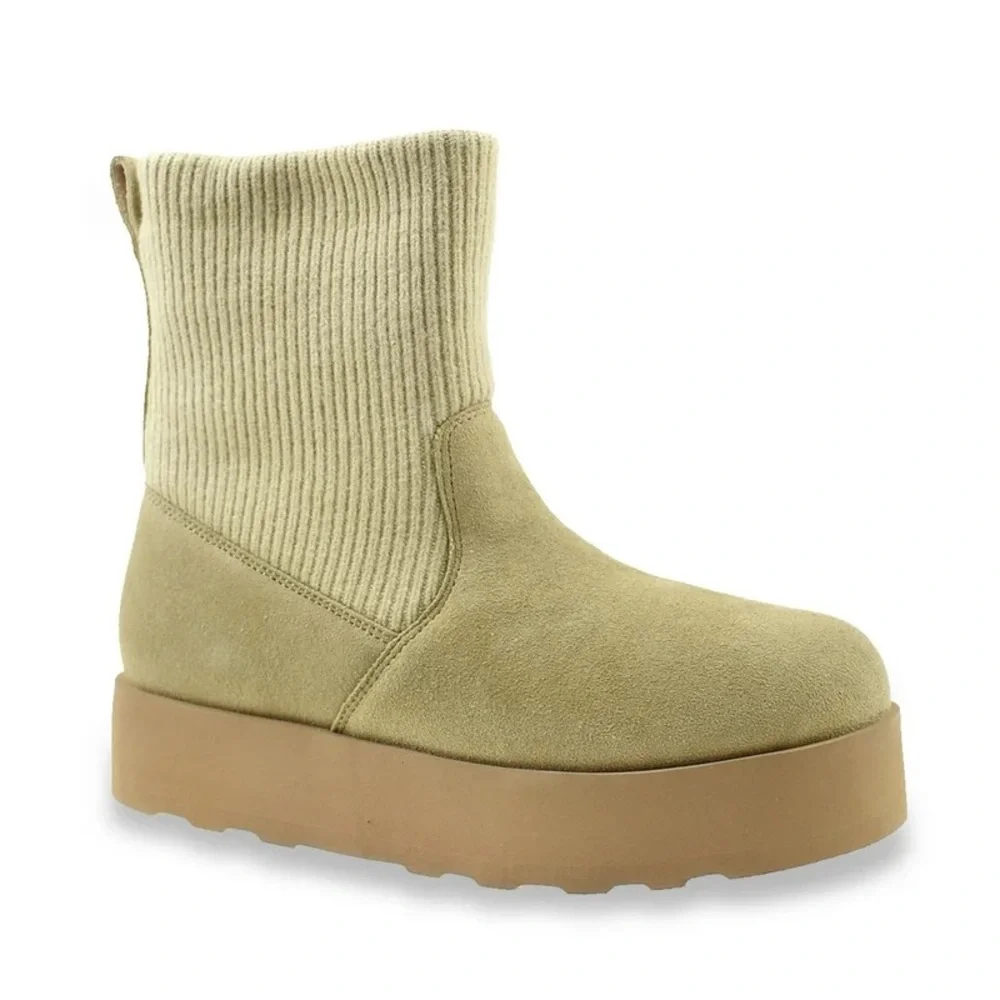 Time and Tru Women's Suede Knit Chelsea Boot NWT